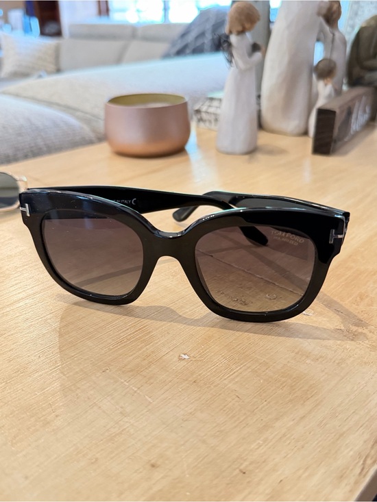 Tom Ford Accessories - Tom Ford Black Oversized Cat-Eye Women's Sunglasses